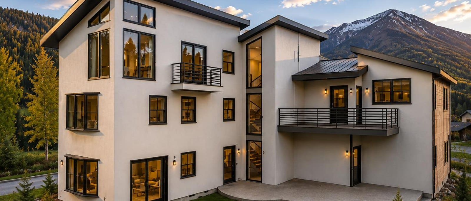 Buckhorn Ranch custom home by Spellbound Architects in Crested Butte, Colorado